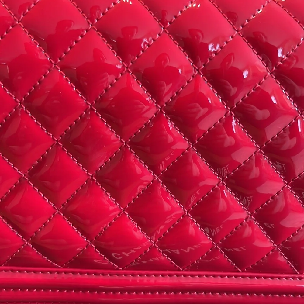 Chanel Patent Calfskin Quilted Medium Plexiglass Boy Bag – Red